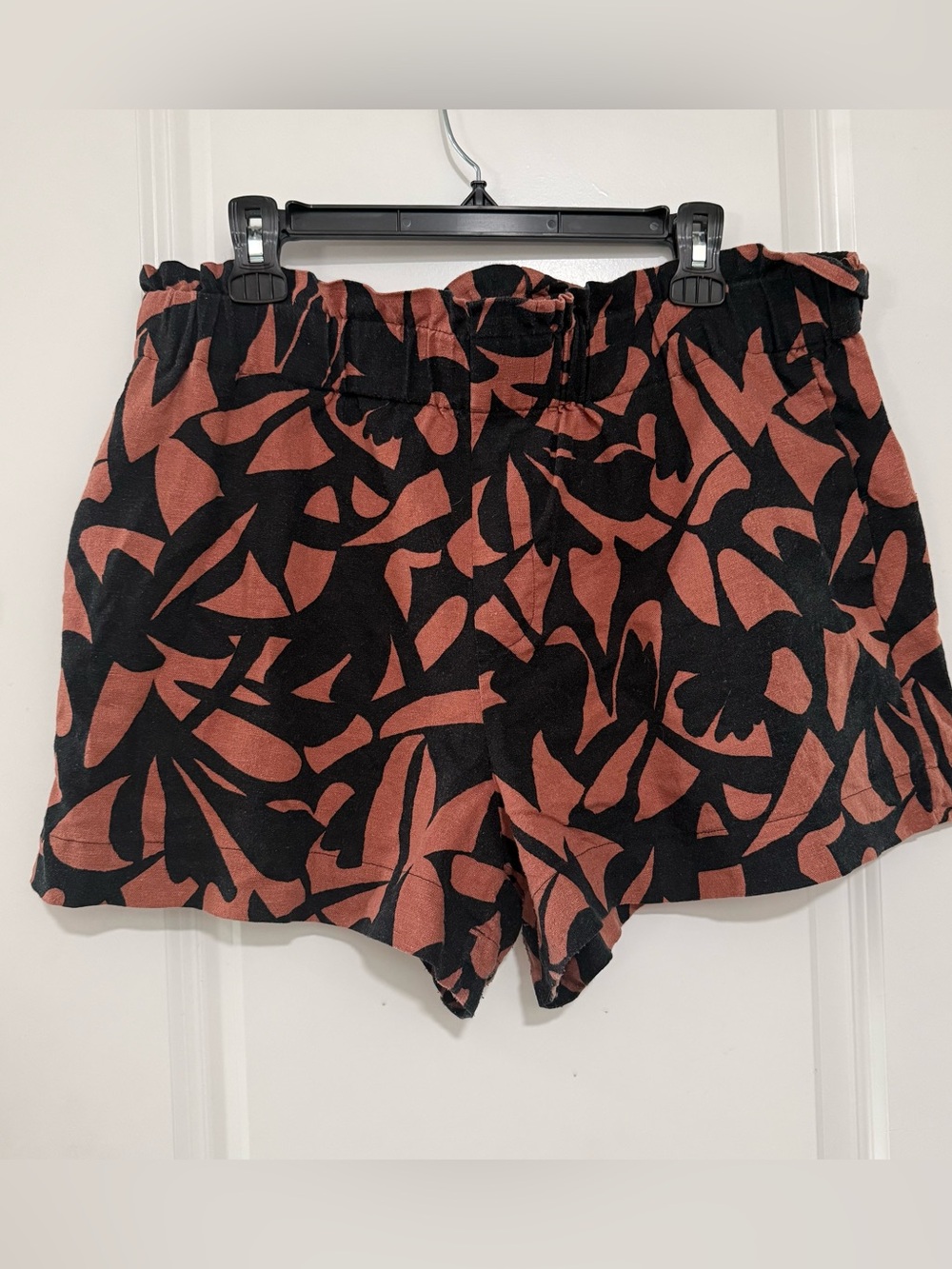 a new day Black and Rust-Red Abstract Leaf High-Waist Shorts linen blend